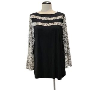 Emerald Black and White Tunic Top